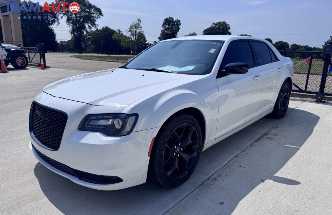 2021 CHRYSLER 300
