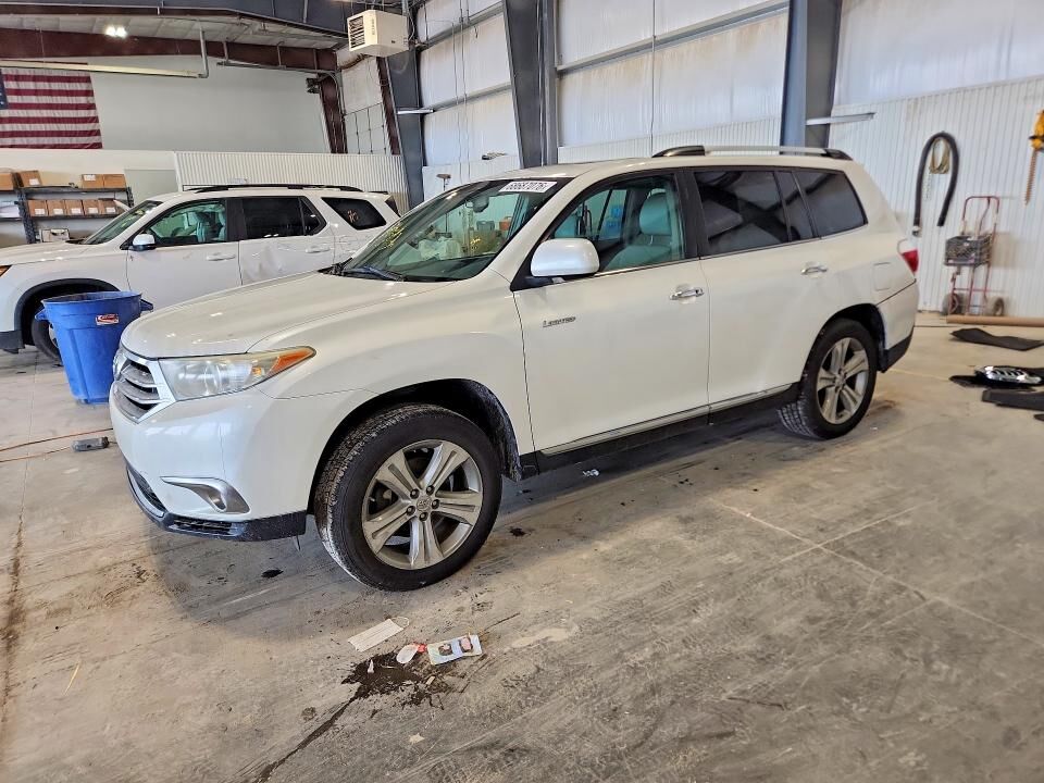 2013 TOYOTA Highlander