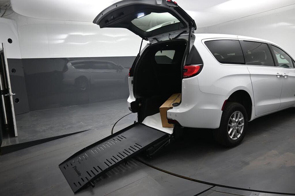 2025 CHRYSLER Pacifica