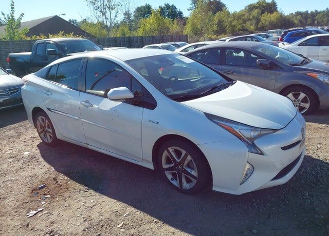 2016 TOYOTA PRIUS