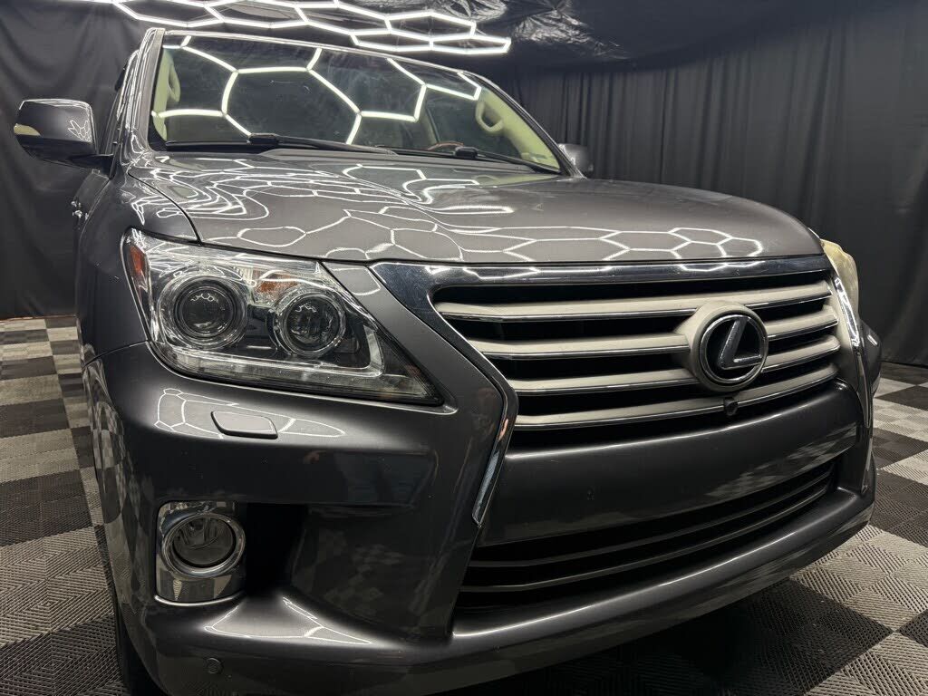 2013 LEXUS LX