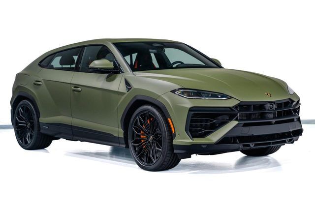 2026 LAMBORGHINI URUS