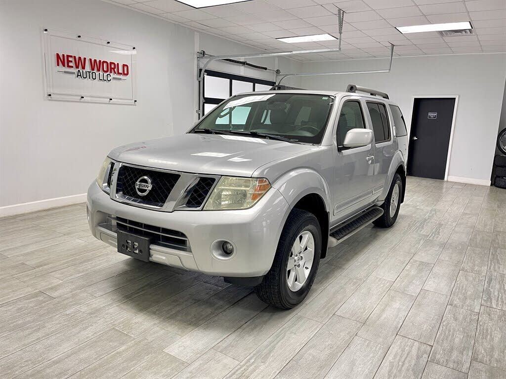 2011 NISSAN Pathfinder
