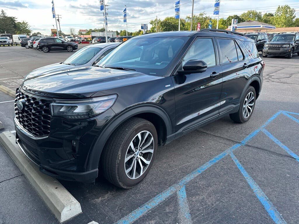 2025 FORD Explorer