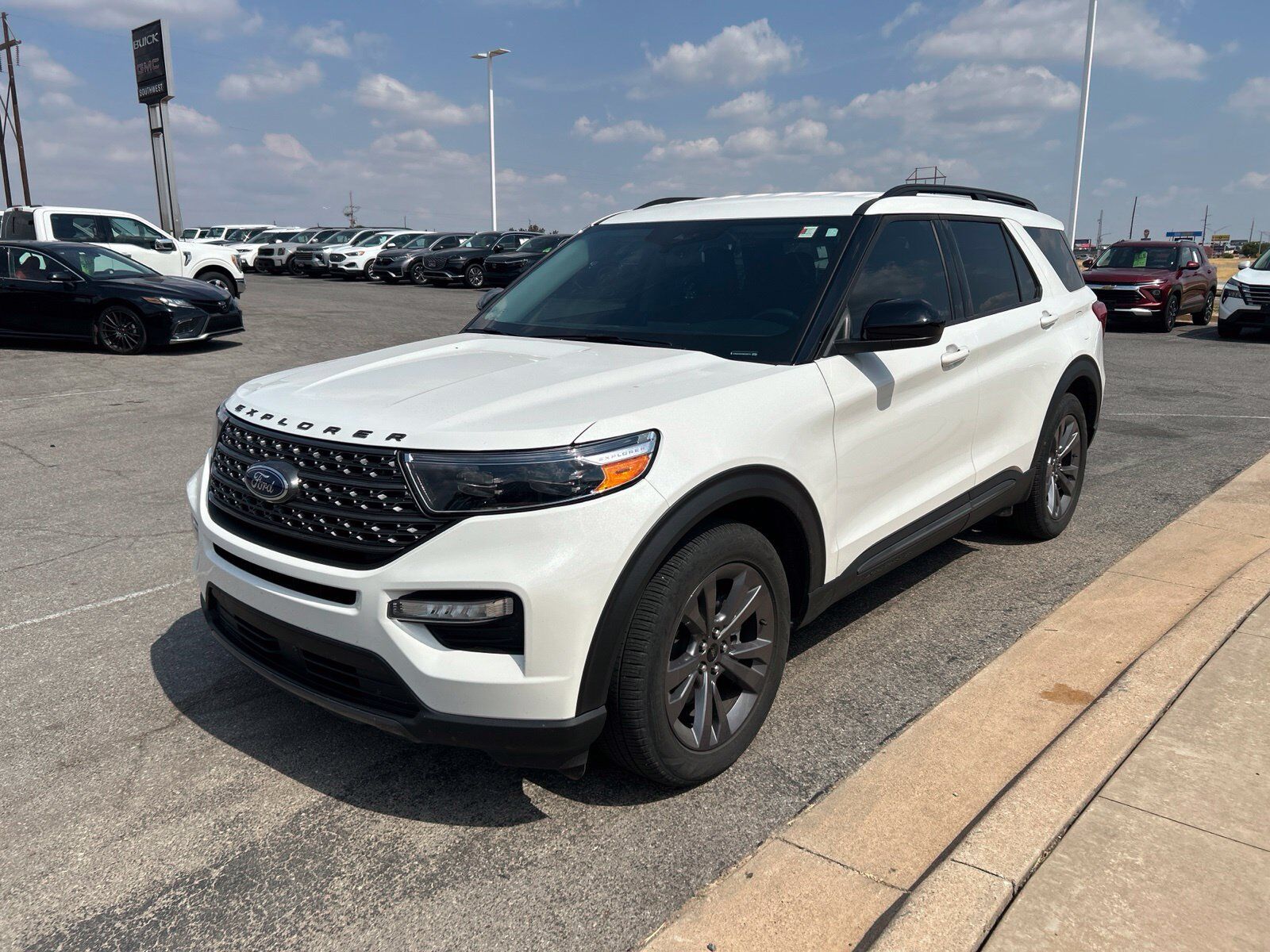 2022 FORD Explorer