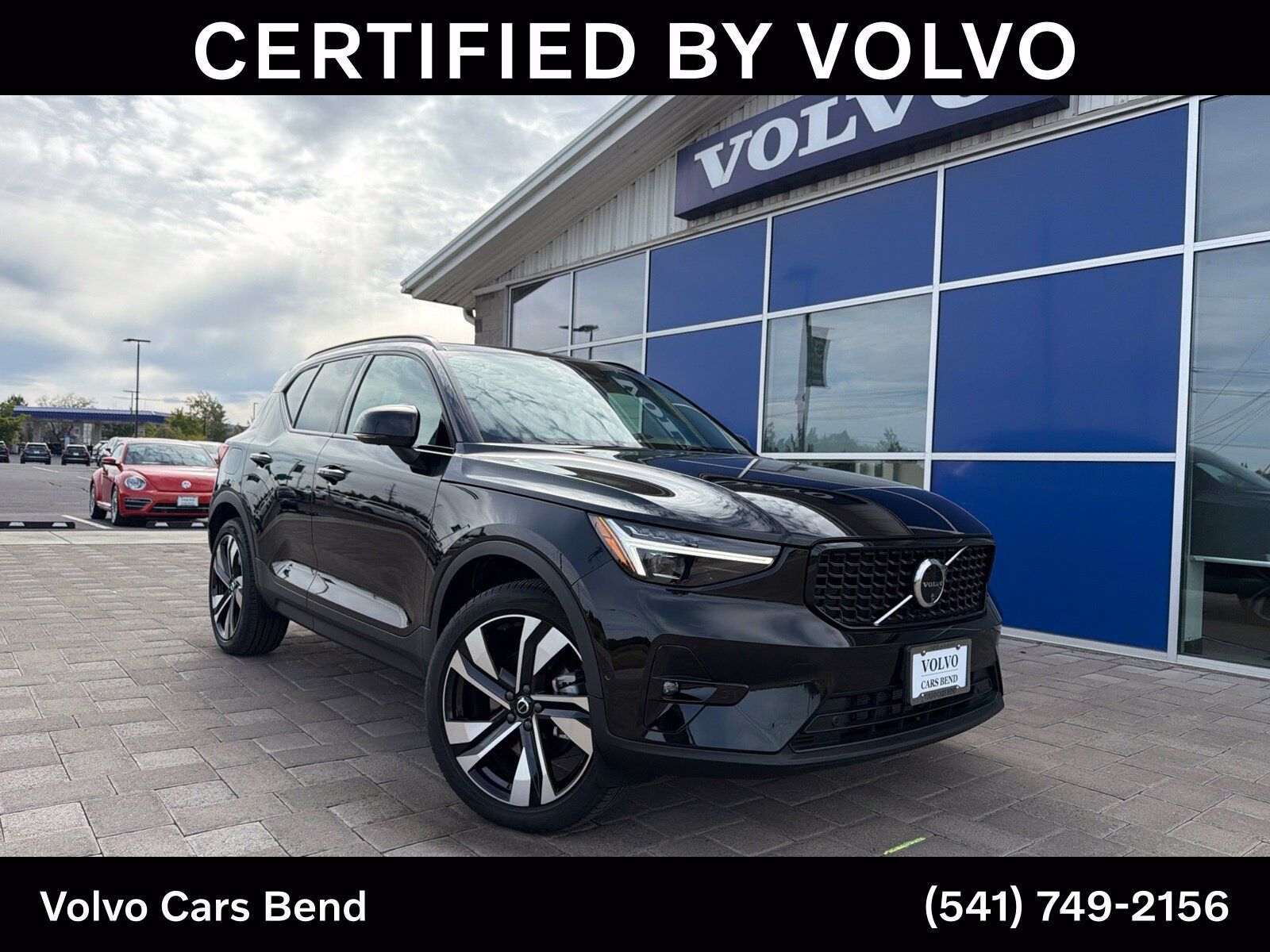 2025 VOLVO XC40
