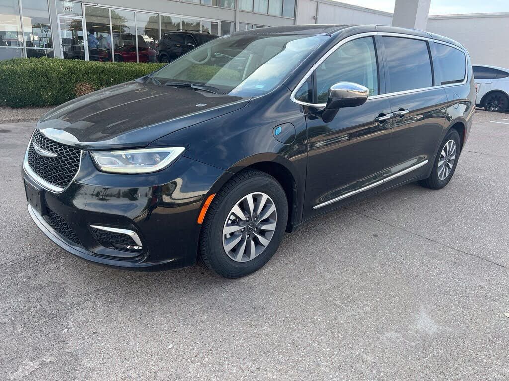 2023 CHRYSLER Pacifica