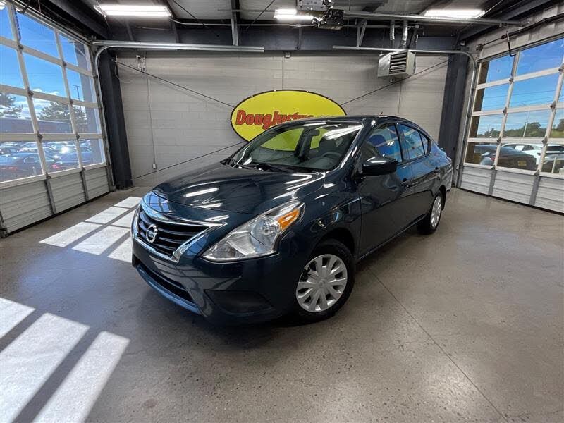 2017 NISSAN Versa