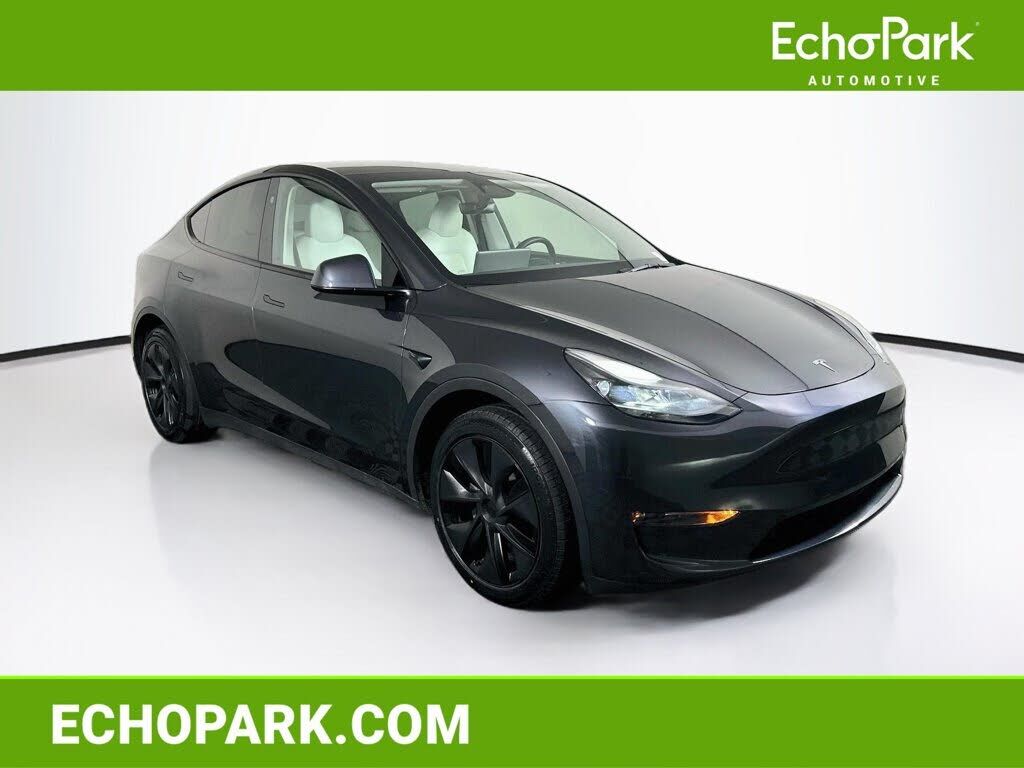 2025 TESLA Model Y