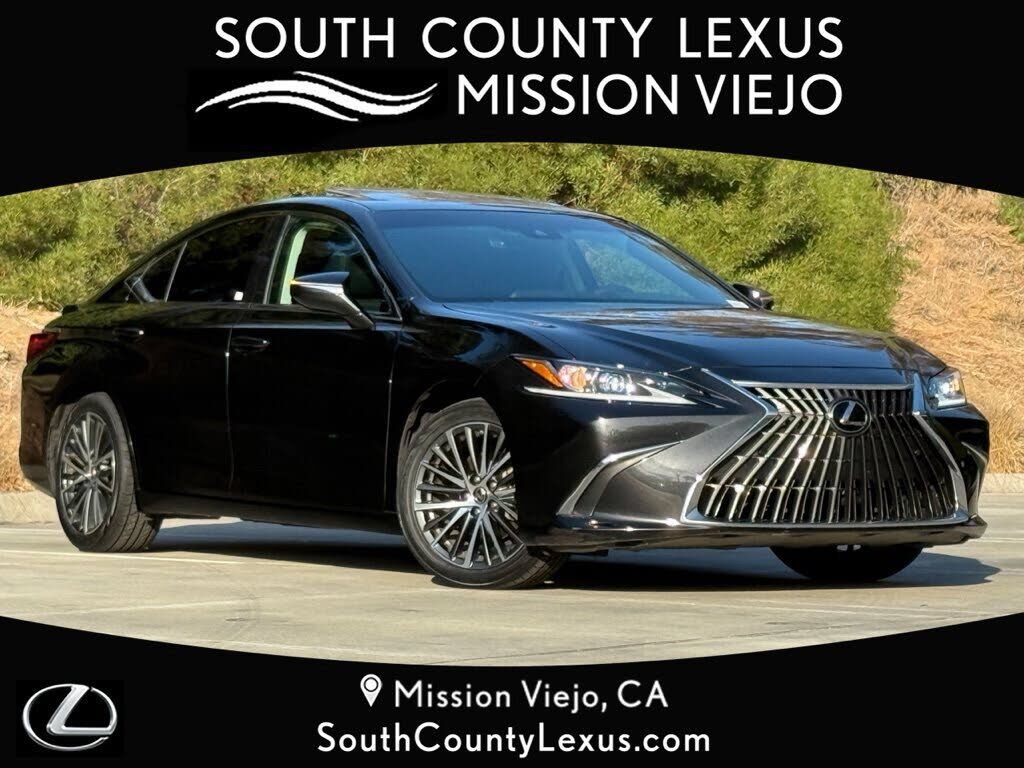 2025 LEXUS ES