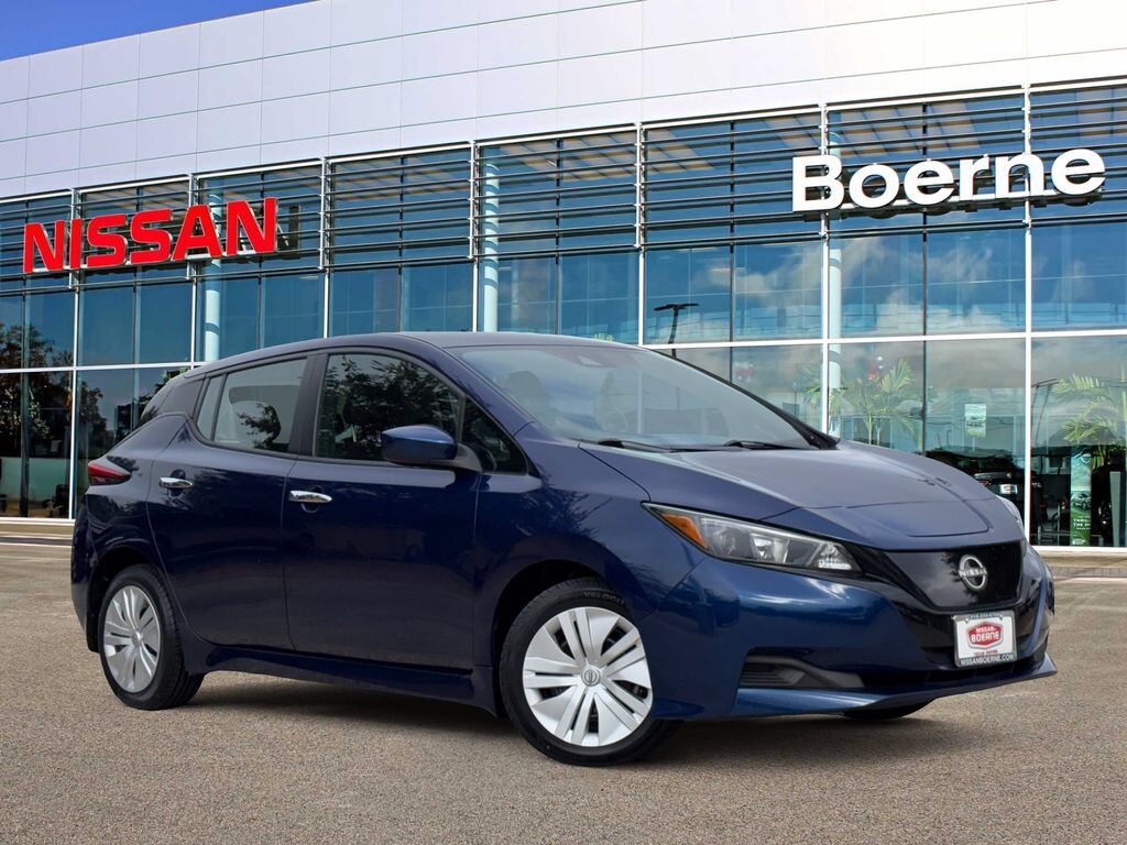 2025 NISSAN Leaf