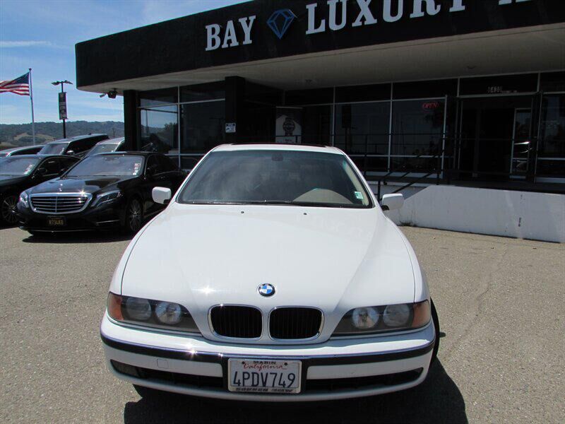 2000 BMW 528i
