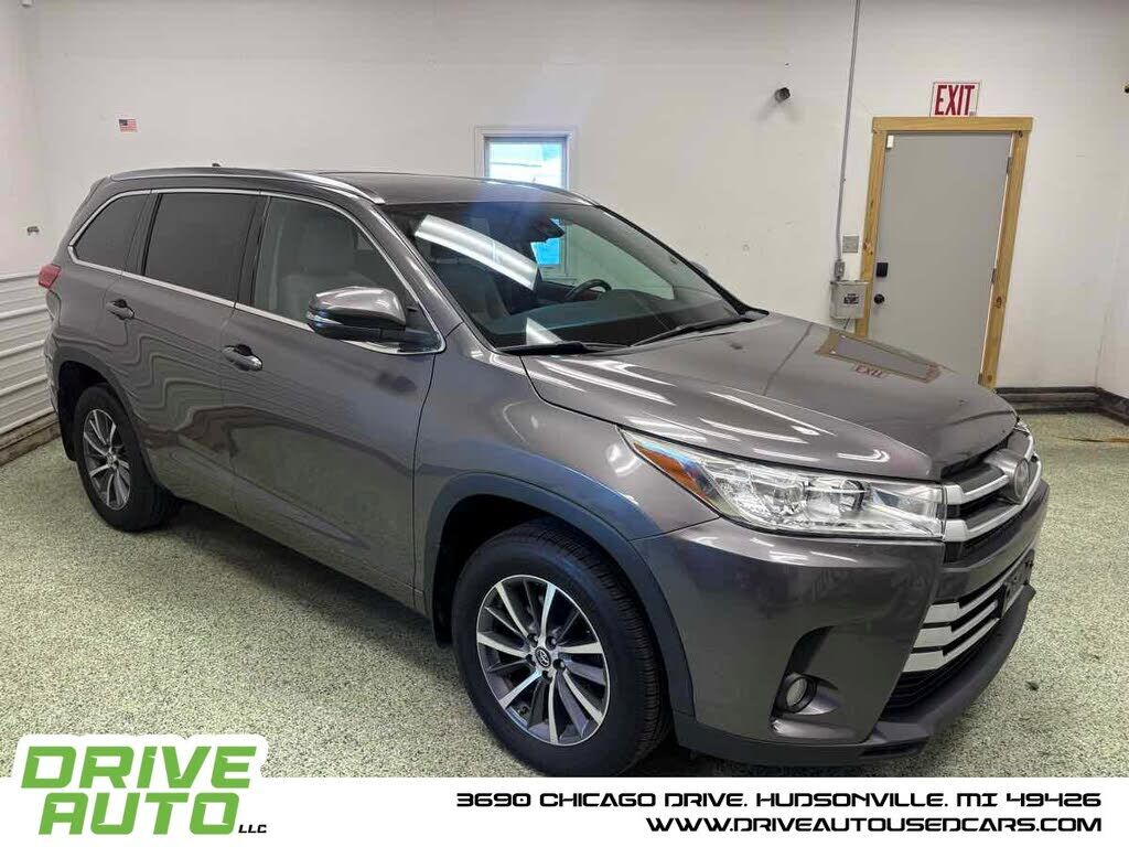 2017 TOYOTA Highlander