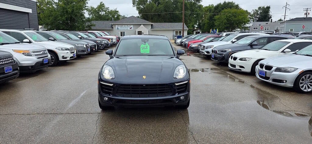 2018 PORSCHE Macan