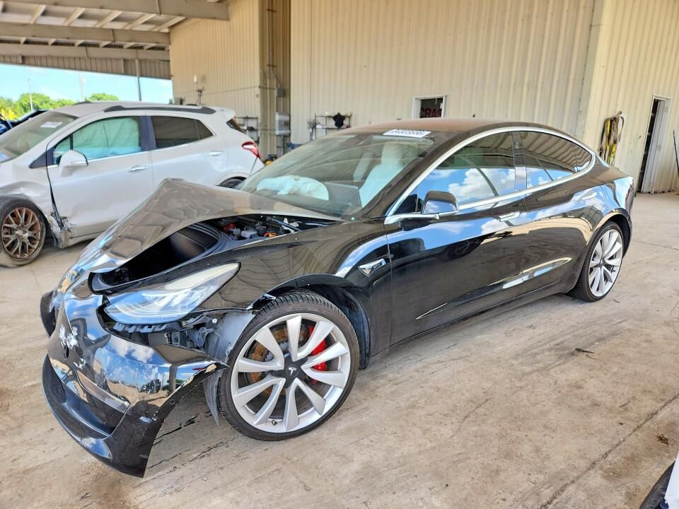 2018 TESLA Model 3
