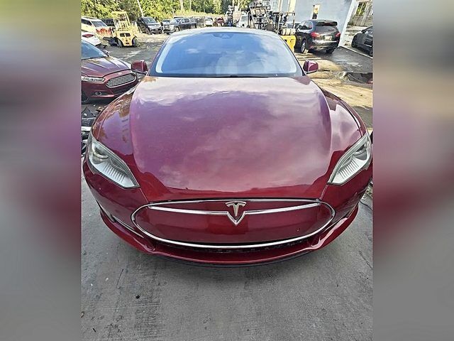 2015 TESLA Model S