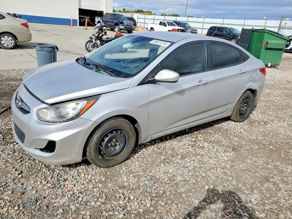 2012 HYUNDAI Accent