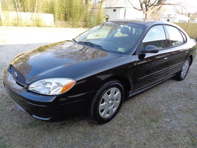 2004 FORD Taurus