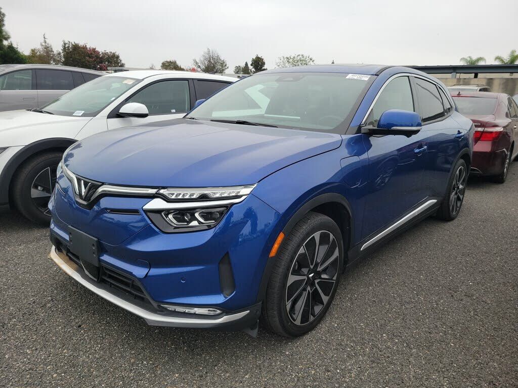 2023 VINFAST VF 8