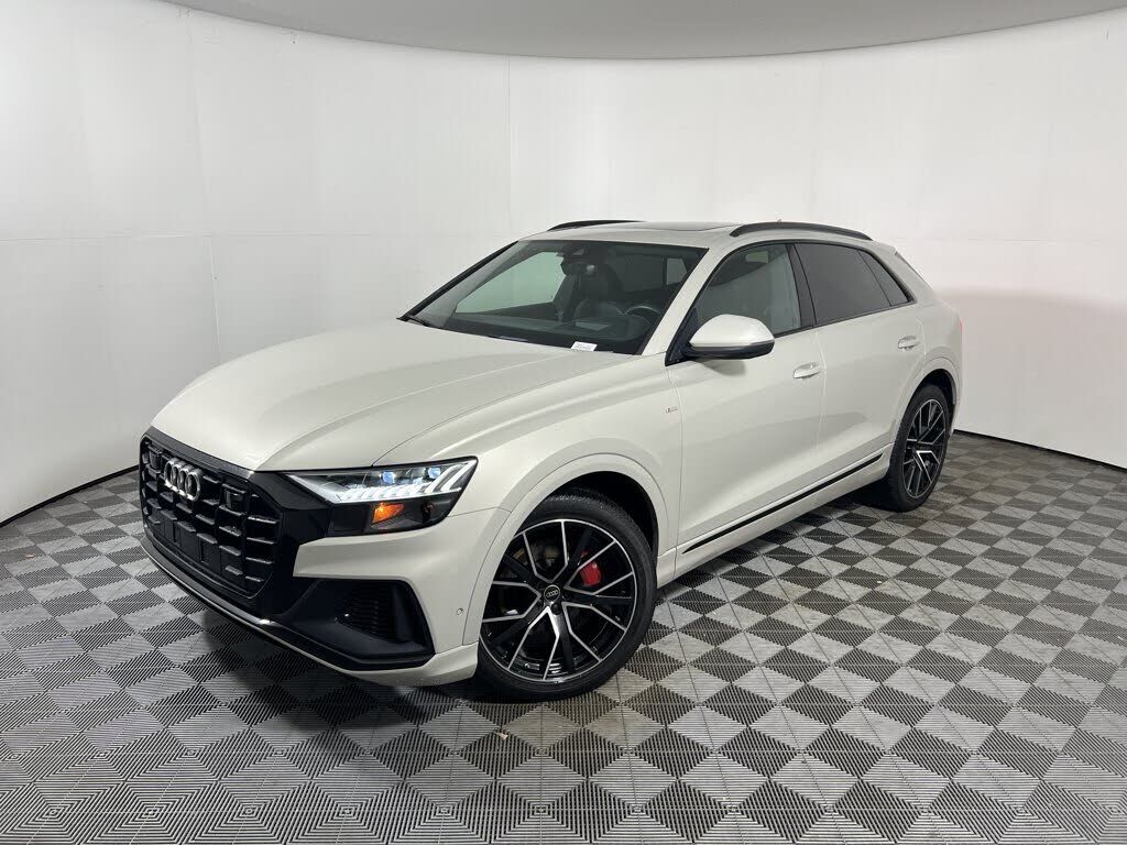 2023 AUDI Q8