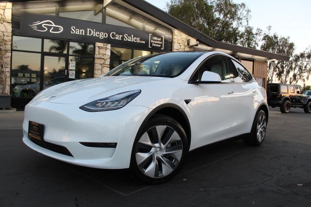 2022 TESLA Model Y