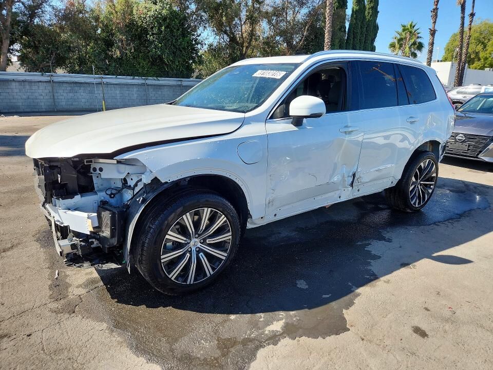 2025 VOLVO XC90