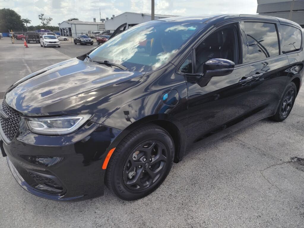 2022 CHRYSLER Pacifica