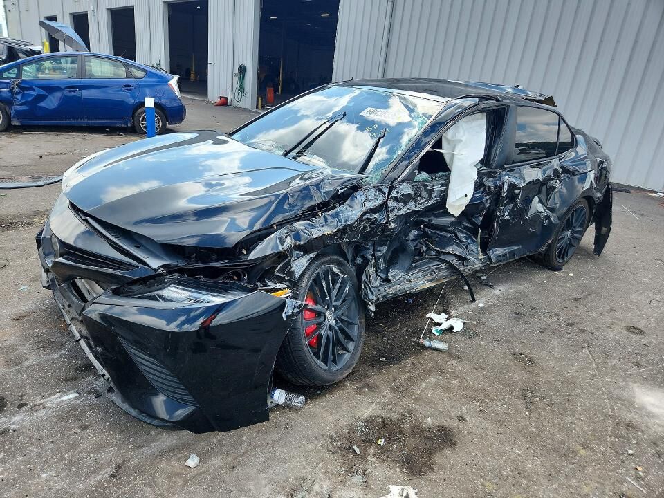 2019 TOYOTA Camry
