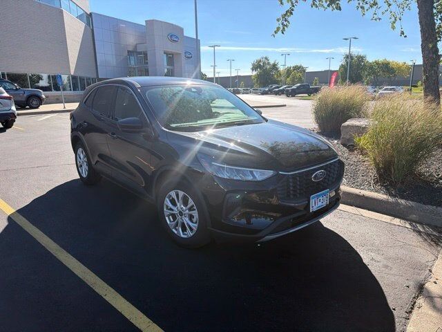 2023 FORD Escape
