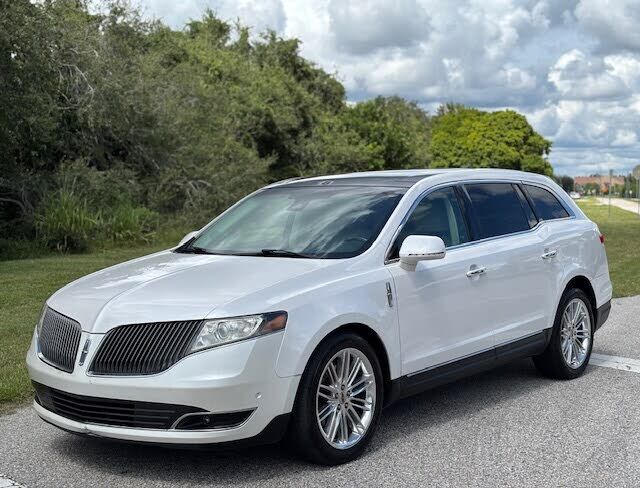 2013 LINCOLN MKT