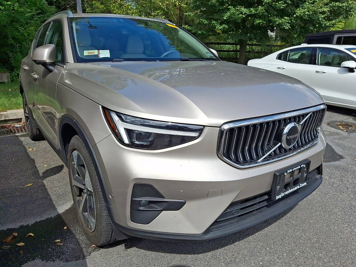 2024 VOLVO XC40