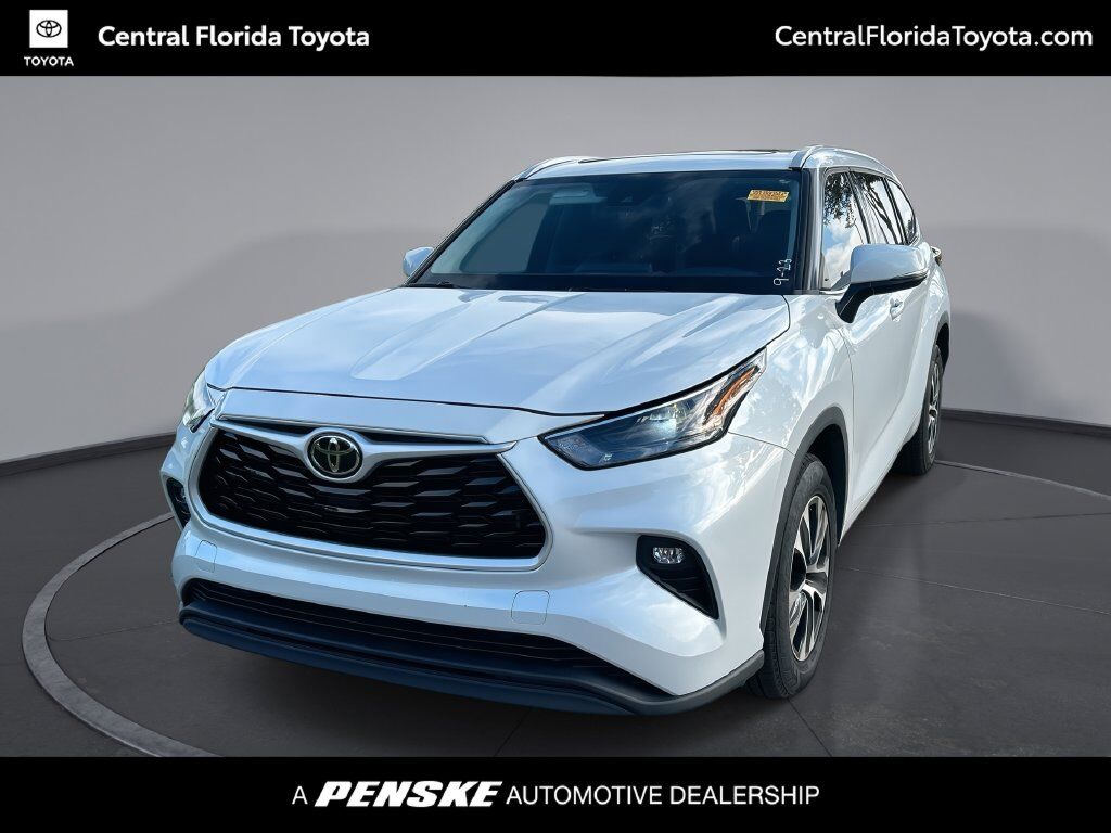 2022 TOYOTA Highlander