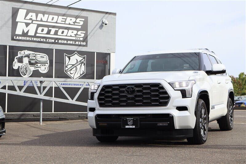 2025 TOYOTA Sequoia