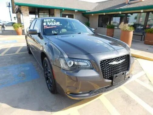 2019 CHRYSLER 300