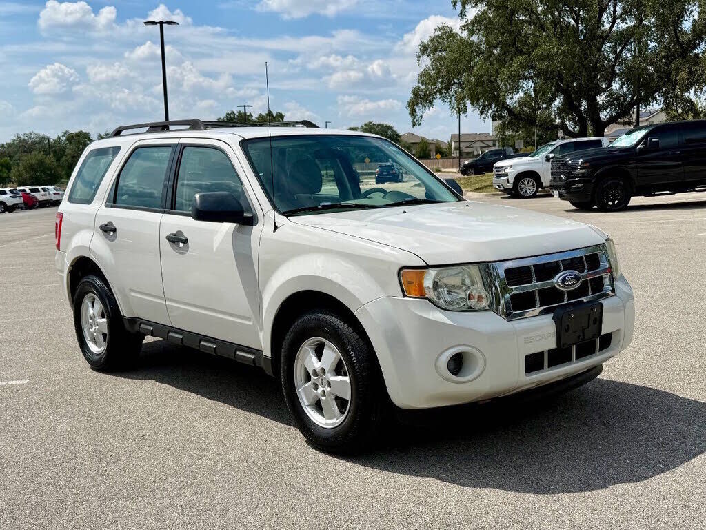 2011 FORD Escape