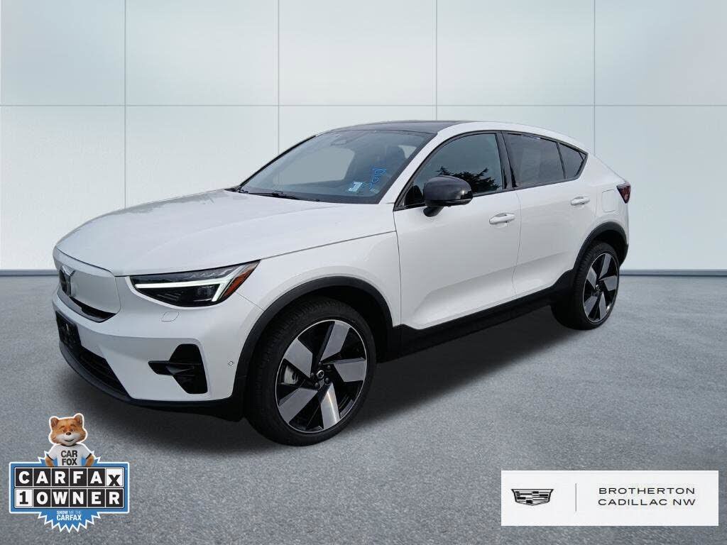 2023 VOLVO C40