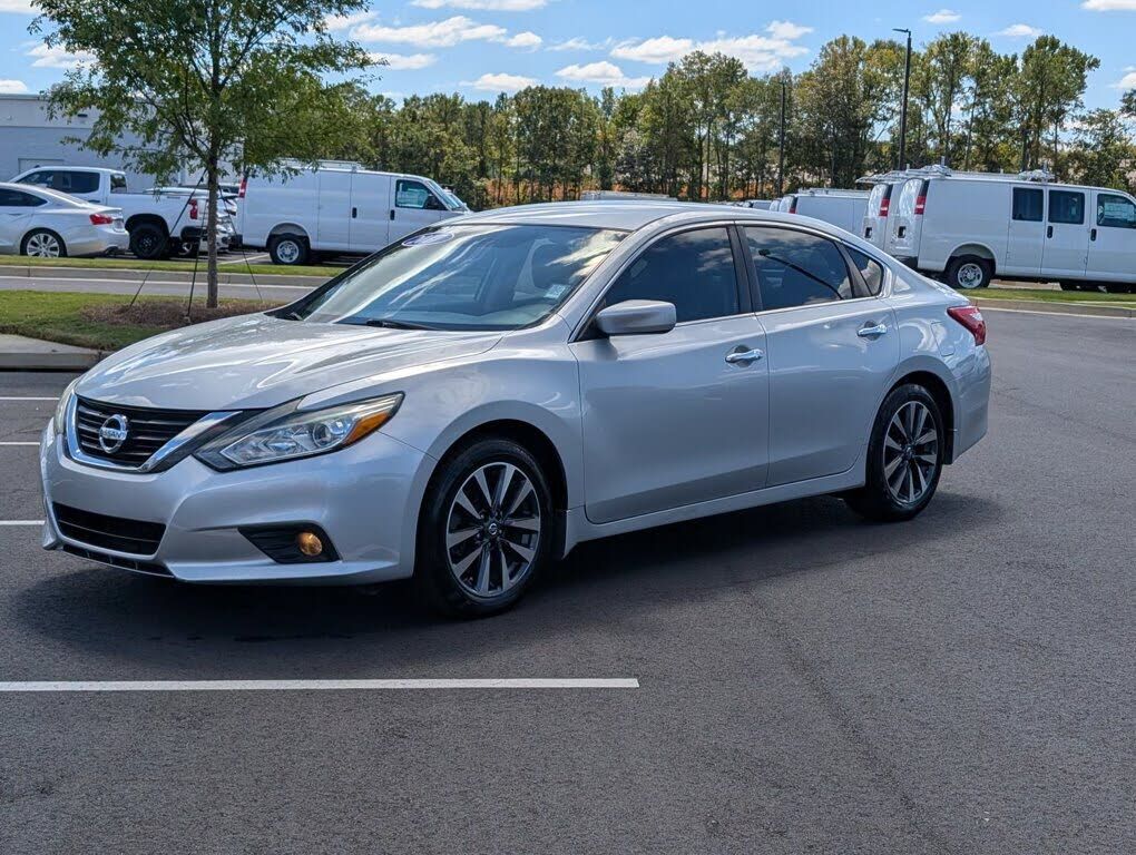 2017 NISSAN Altima