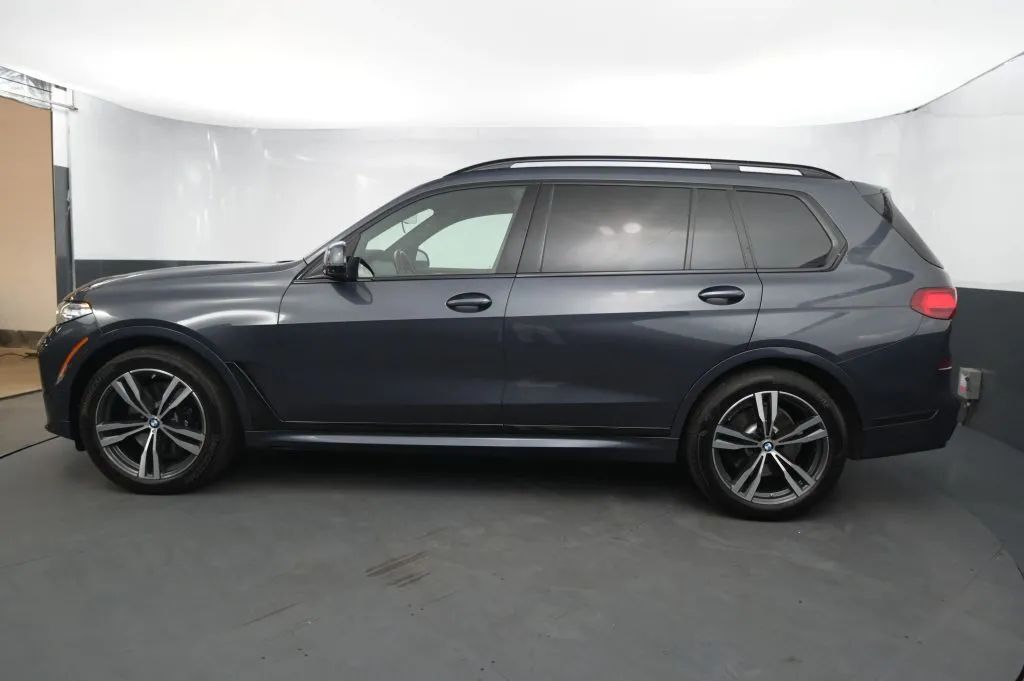 2021 BMW X7