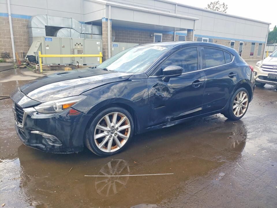 2017 MAZDA Mazda3