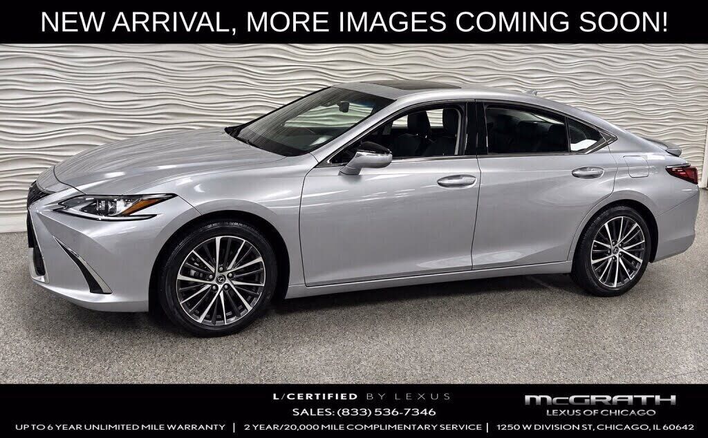 2024 LEXUS ES