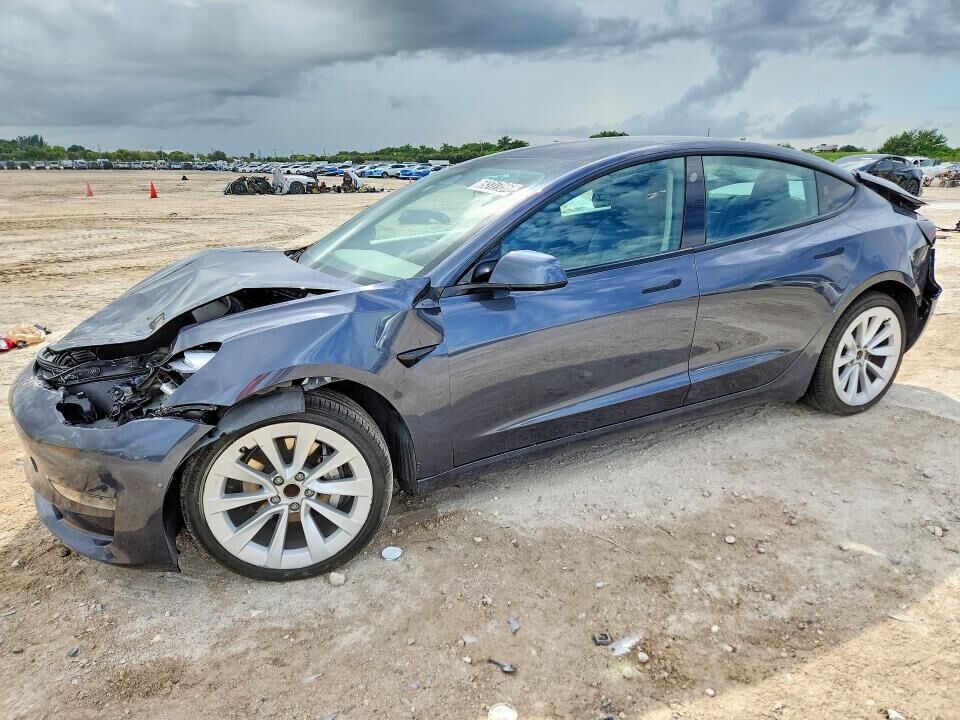 2022 TESLA Model 3