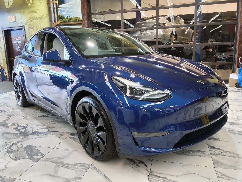 2022 TESLA Model Y