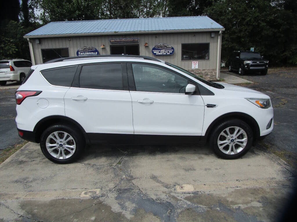 2017 FORD Escape