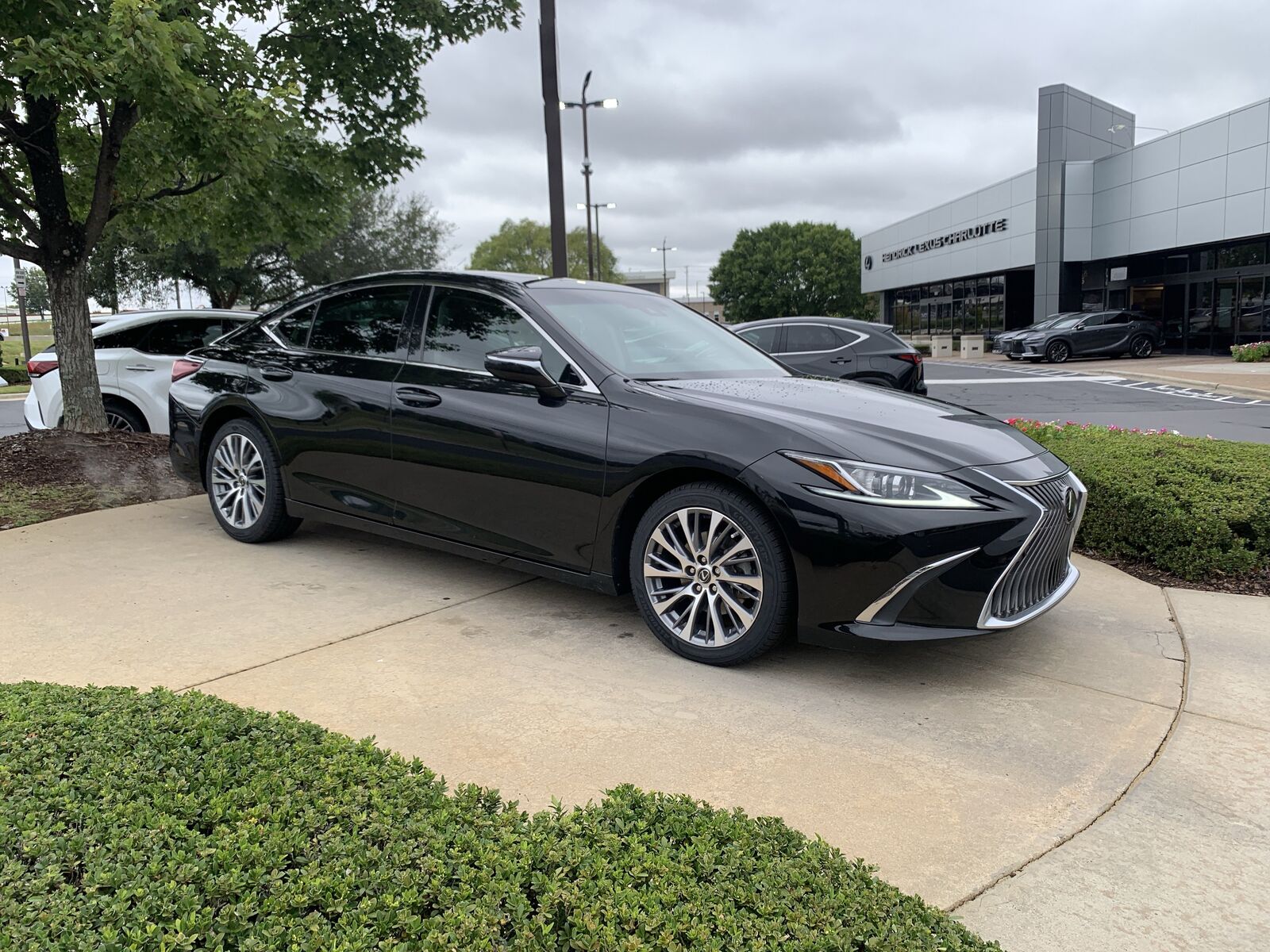 2021 LEXUS ES