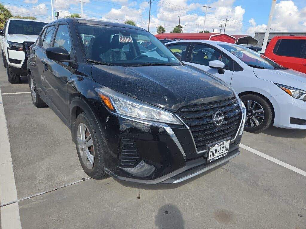2022 NISSAN Kicks