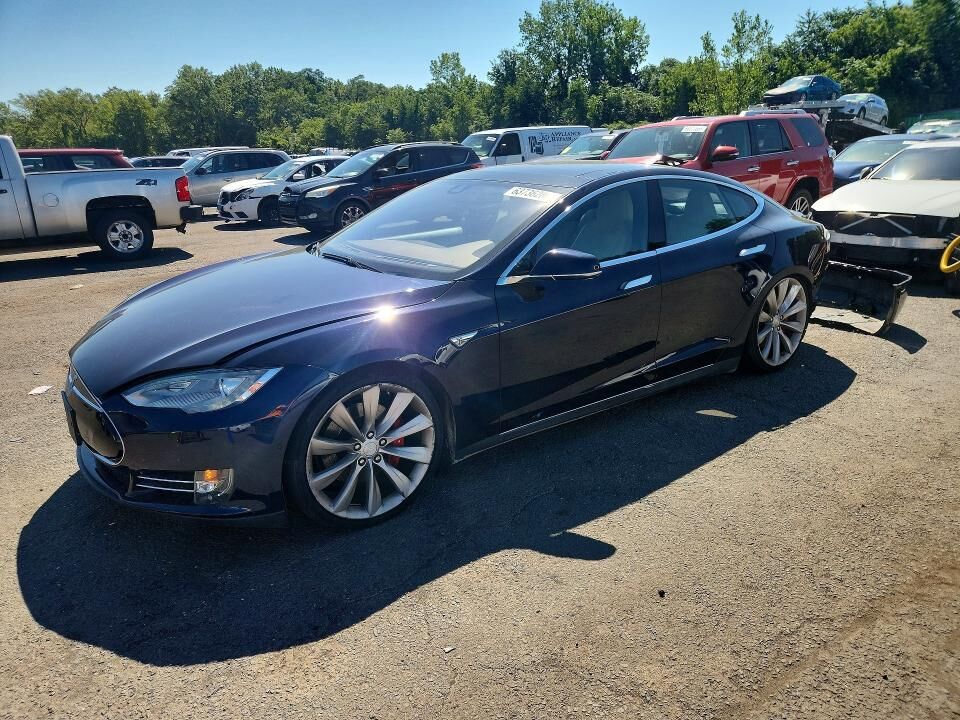 2015 TESLA Model S