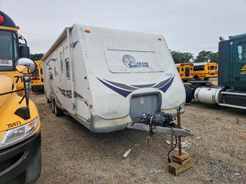 2006 FOREST RIVER Surveyor