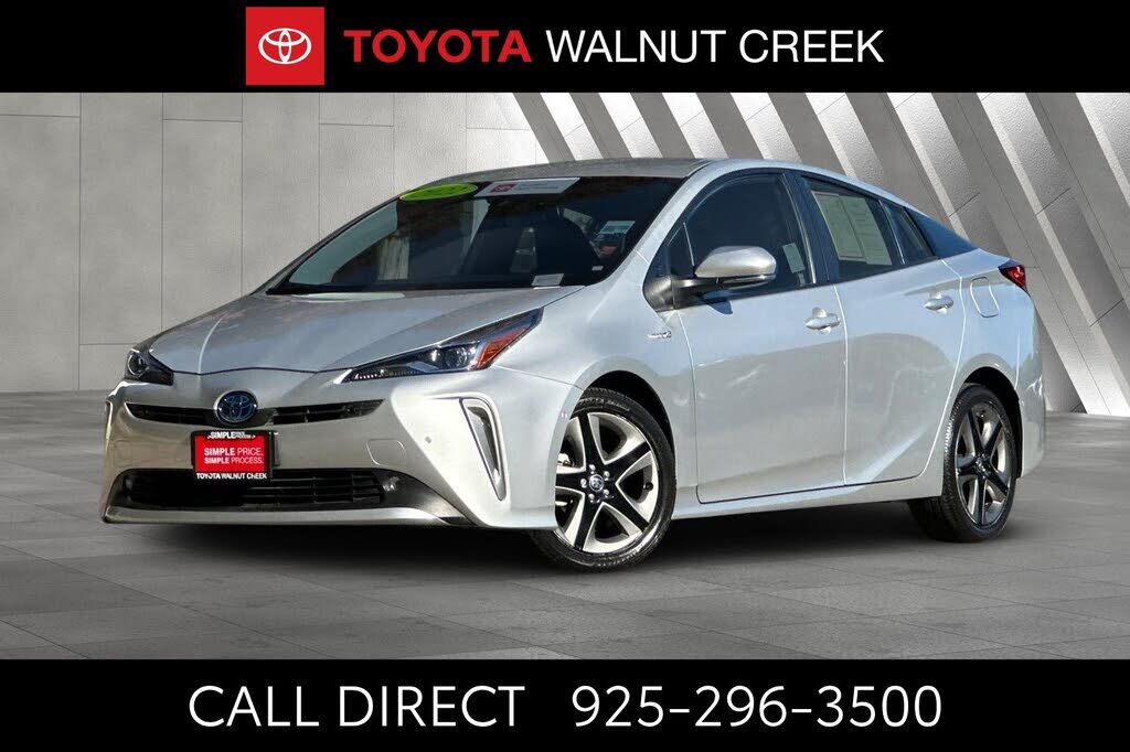 2022 TOYOTA PRIUS