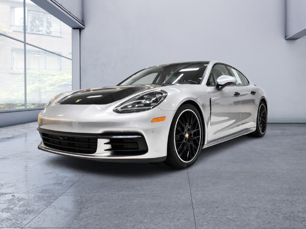 2018 PORSCHE Panamera