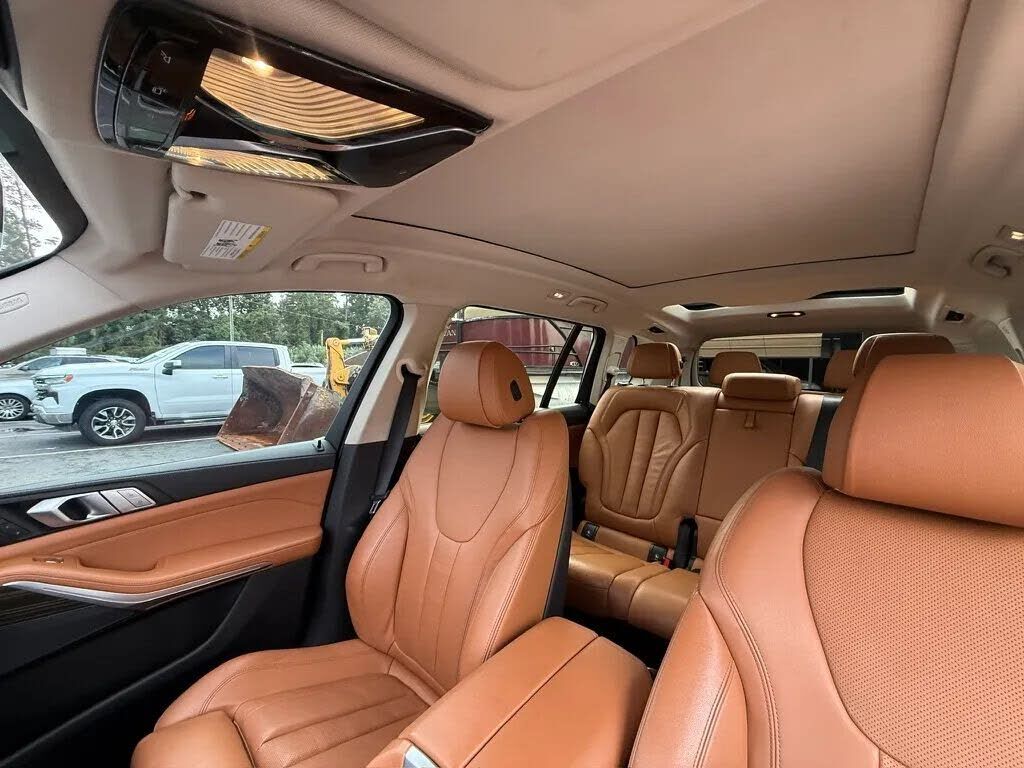 2021 BMW X7